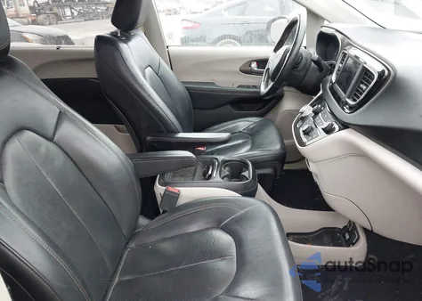 2018 Chrysler Pacifica Touring L z USA, uszkodzony, nr VIN 2C4RC1BG8JR279705